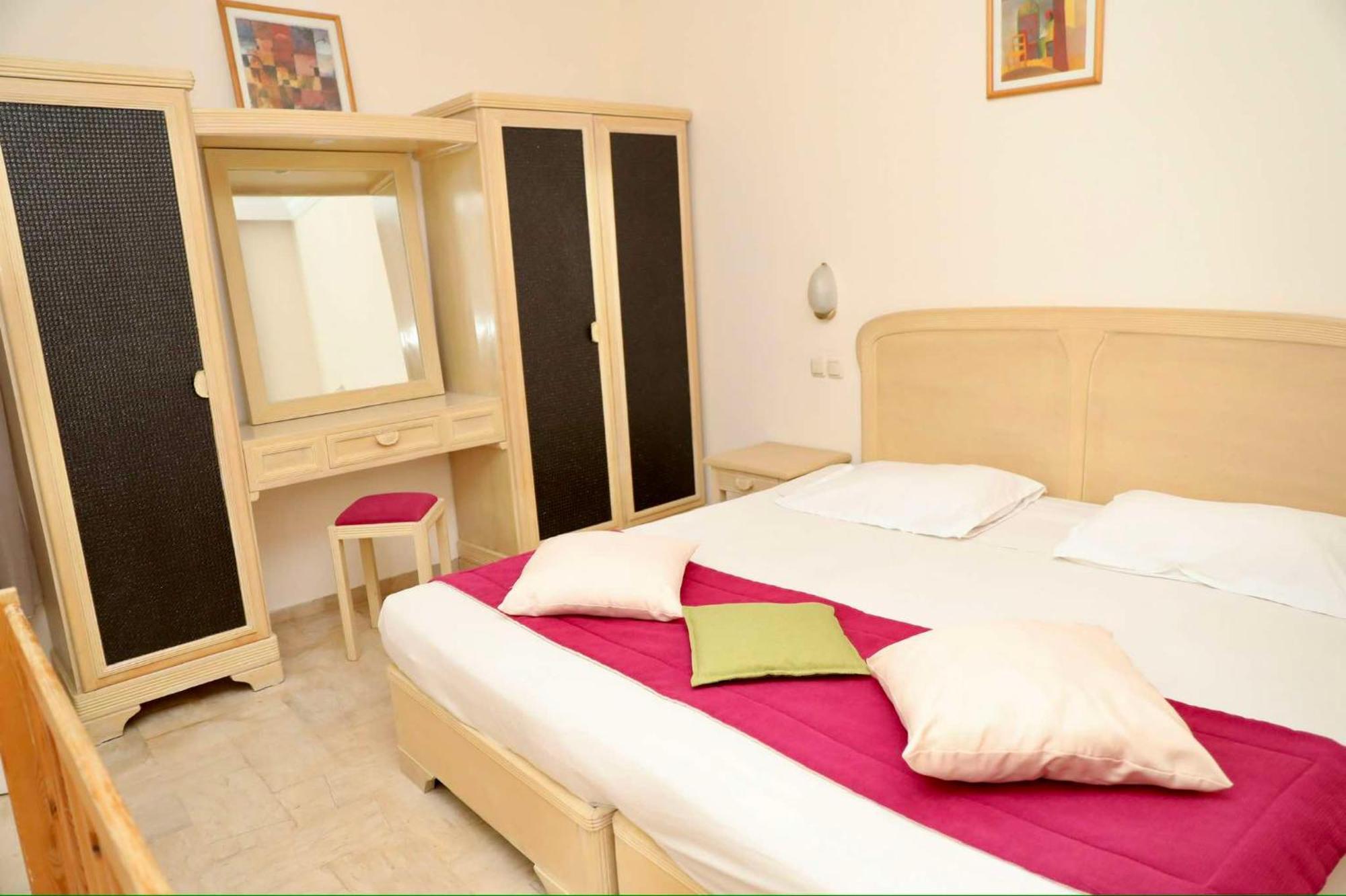 Appart Hotel Rodes Mezraia Dış mekan fotoğraf